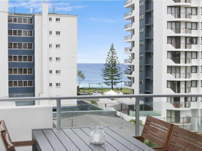 Eden Apartments Unit 502 - Luxury 2 bedroom apartment close to the beach